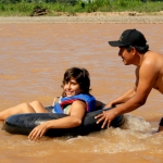 Cool river tubing/Tubing en el Rio 